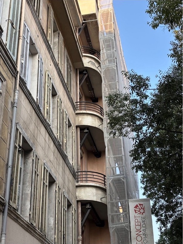 Sécurisation d’un immeuble en péril boulevard Baille à Marseille
